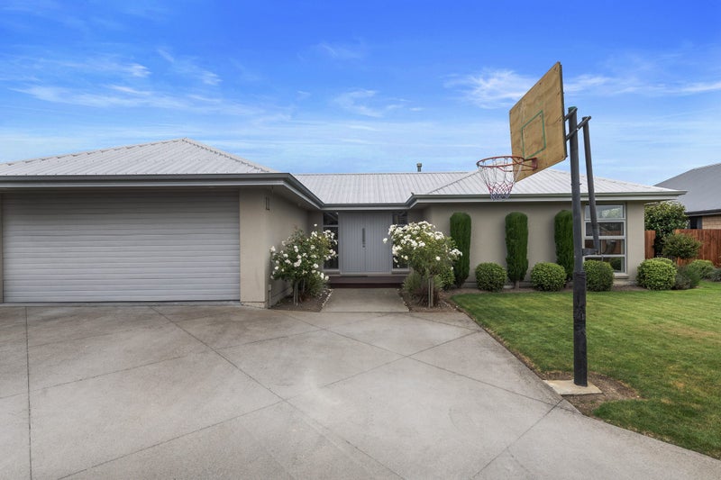 11 Orchard Grove, Netherby, Ashburton - Carousel 1