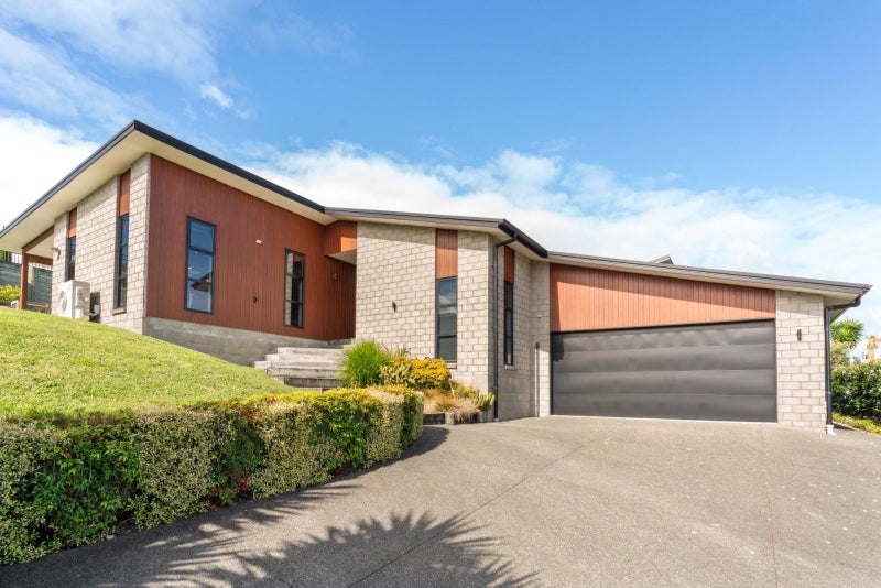 9 Utopia Park Heights, Welcome Bay, Tauranga - Carousel 1