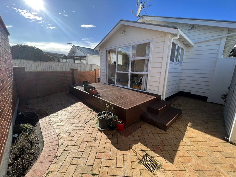 29 Argentine Avenue, Miramar, Wellington - Carousel 16