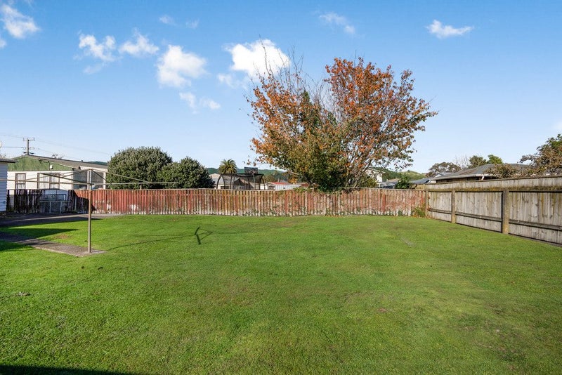 19 Davis Crescent, Elderslea, Upper Hutt - Carousel 25