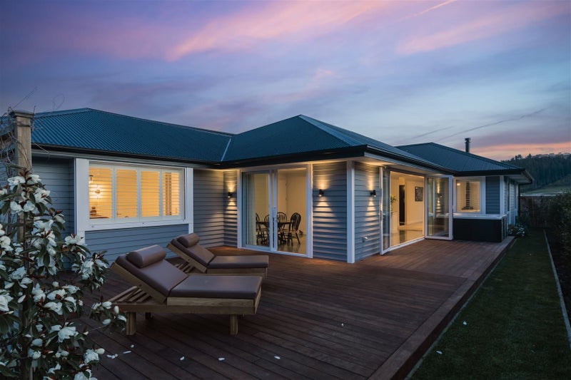 17 Long Acre Drive, Cracroft, Christchurch - Carousel 1