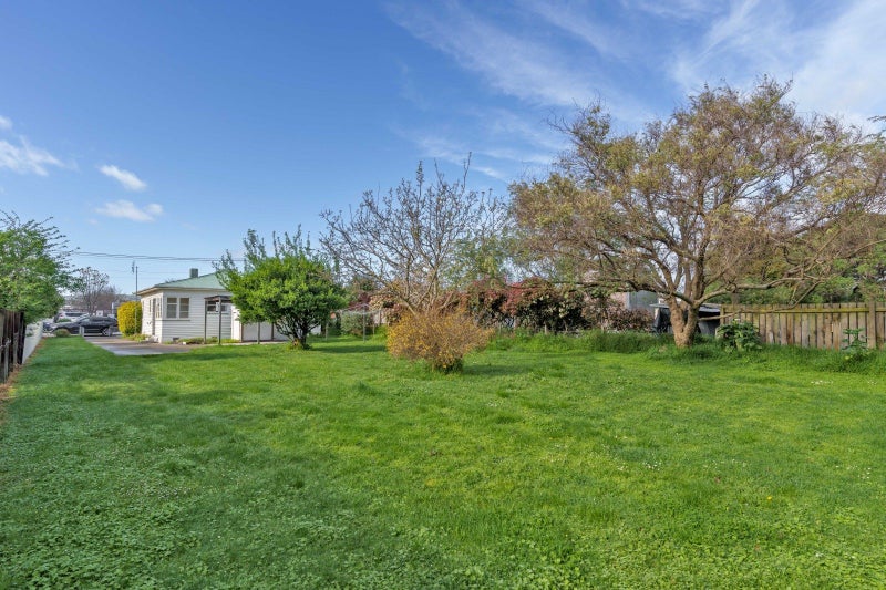 17 Ohio Street, Martinborough - Carousel 2