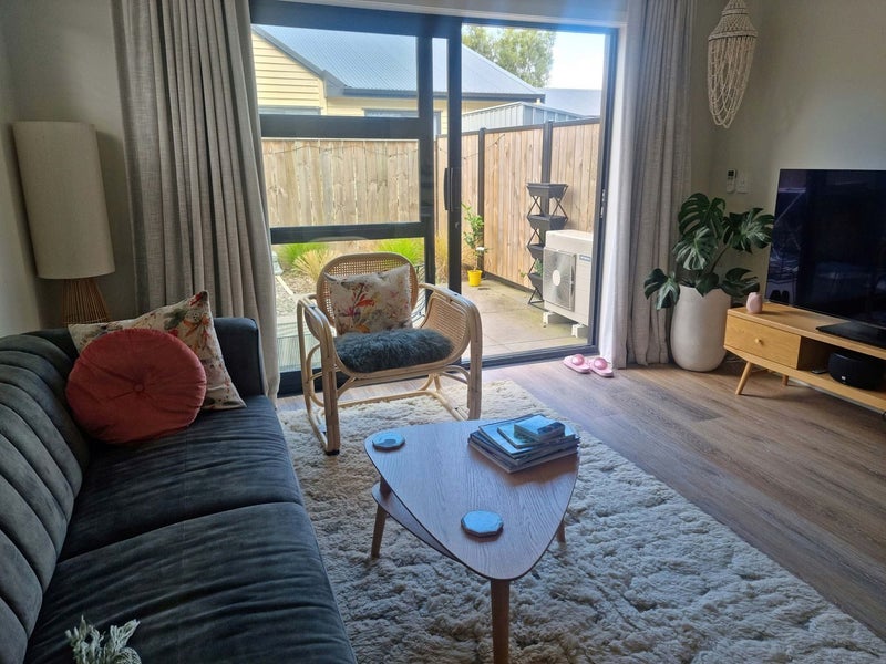 4/25 Bush Street, Naenae, Lower Hutt - Carousel 1