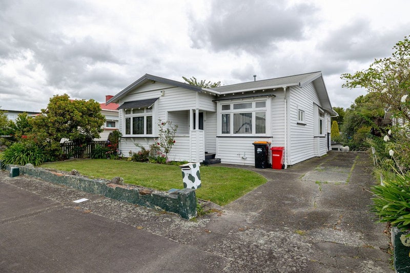 37 Stewart Crescent, Hokowhitu, Palmerston North - Carousel 1