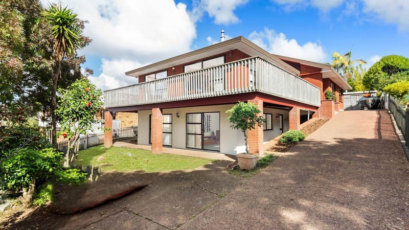 7 Sturm Avenue, Massey, Auckland - Carousel 1