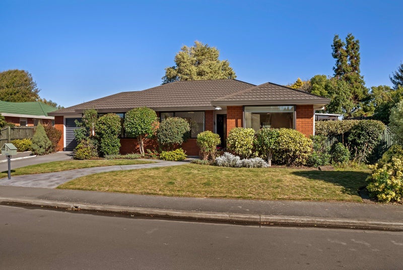 1/3 Netherby Lane, Shirley, Christchurch - Carousel 1