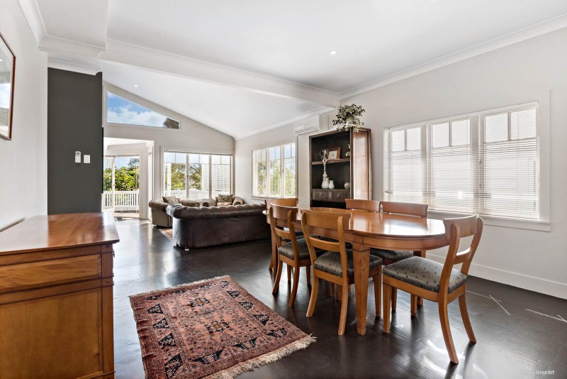 17A Kiwi Road, Stanley Point, Auckland - Carousel 2