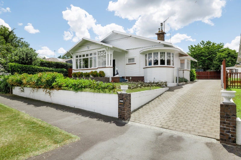 244 River Road, Claudelands, Hamilton - Carousel 1