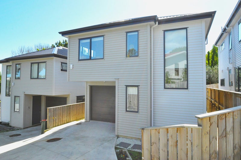 28B Rotoma Rise, Clover Park, Auckland - Carousel 1