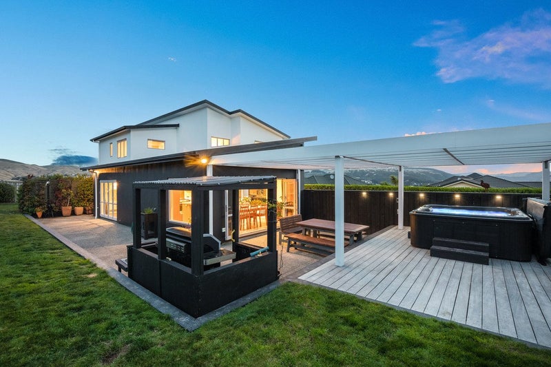11 Nelson Avenue, Aotea, Porirua - Carousel 1