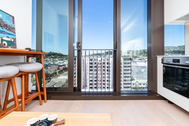 1007/10 Alpha Street, Te Aro, Wellington - Carousel 1