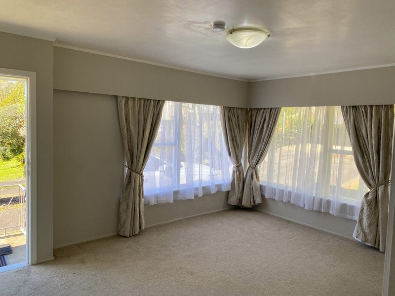 9 Sovereign Place, Glenfield, Auckland - Carousel 2
