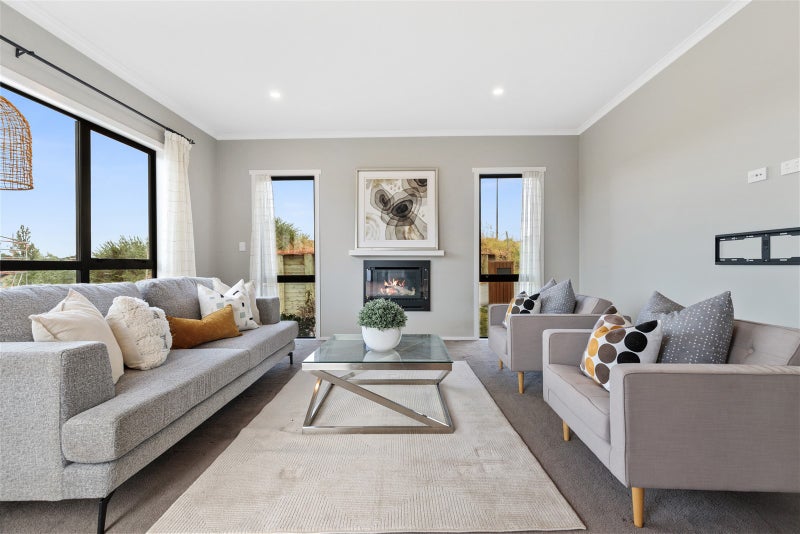 13 Paritai Place, Flagstaff, Hamilton - Carousel 2