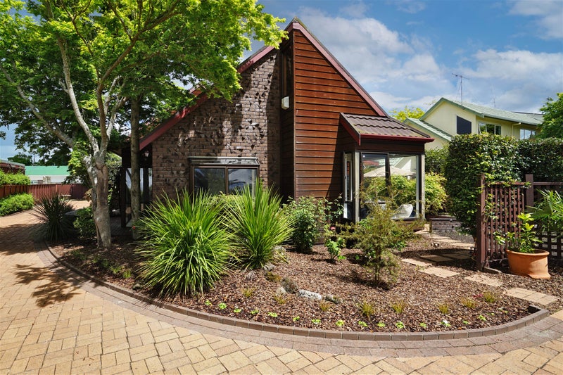 23 Kensington Place, Fairfield, Hamilton - Carousel 2