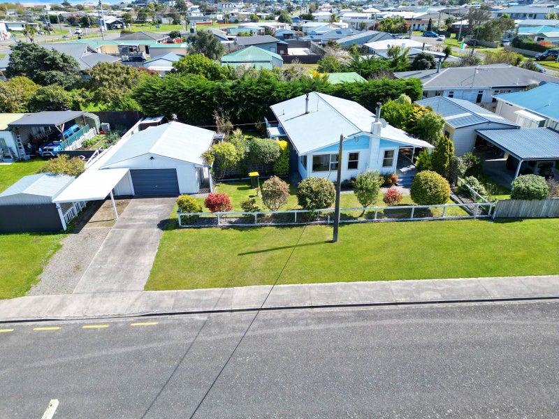 4 Queen Street, Foxton Beach, Foxton - Carousel 1