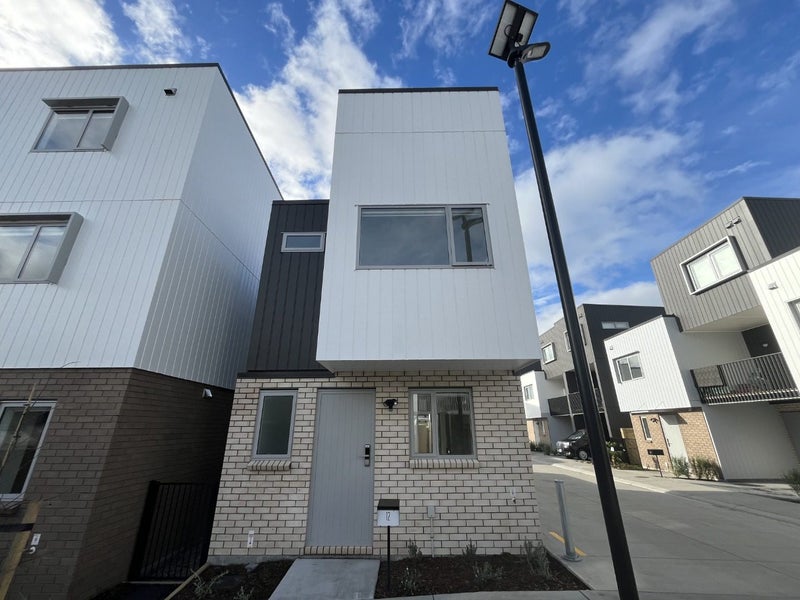 12 Ngae Place, Mangere East, Auckland - Carousel 1