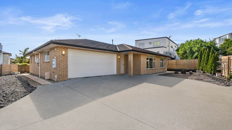 6 Mulroy Place, Pinehill, Auckland - Carousel 1