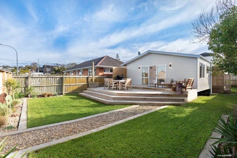 2/63 Stanley Avenue, Milford, Auckland - Carousel 1