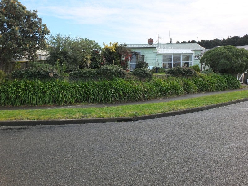 27 Hennessey Street East, Foxton Beach, Foxton - Carousel 21