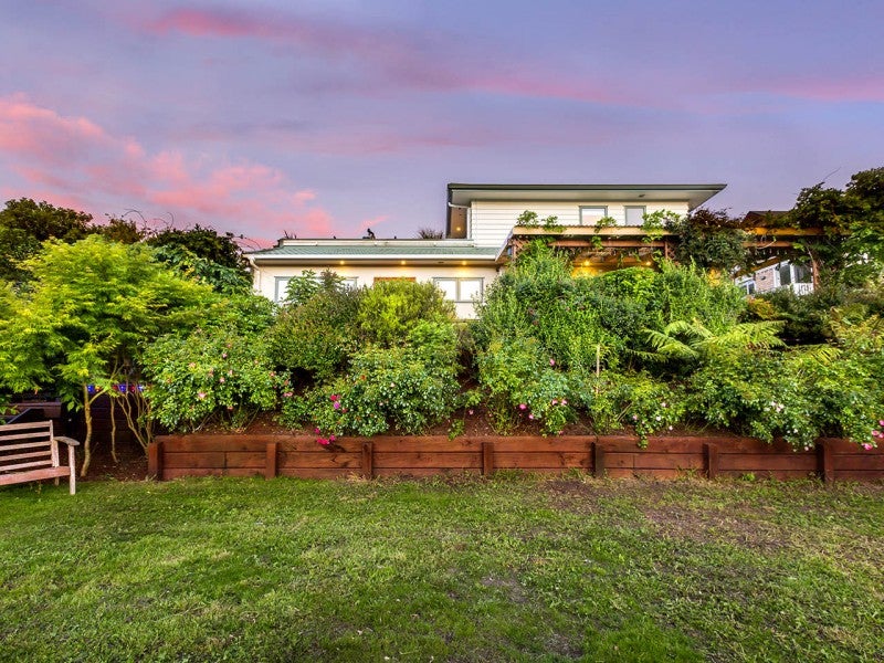 8 Ronald Scott Grove, Riverstone Terraces, Upper Hutt - Carousel 19