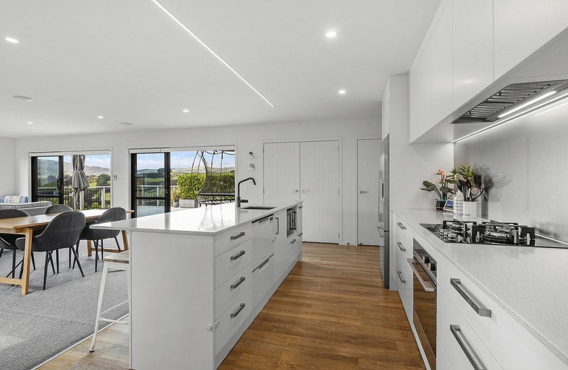 168 Endeavour Drive, Whitby, Porirua - Carousel 2