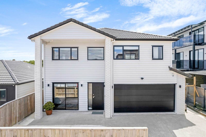 8 Teoteo Place, Flat Bush, Auckland - Carousel 1