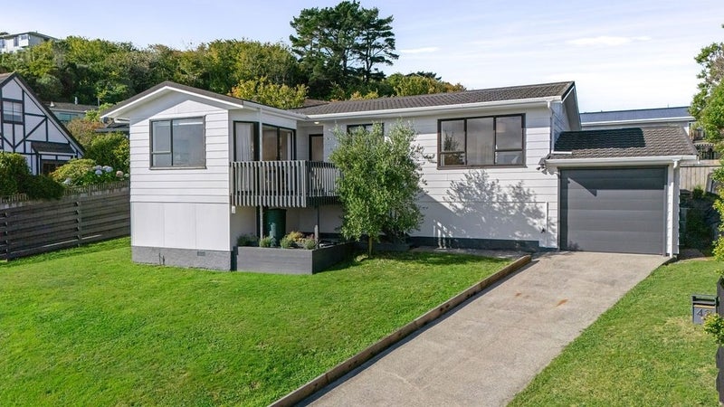 42 Dominica Crescent, Grenada Village, Wellington - Carousel 1