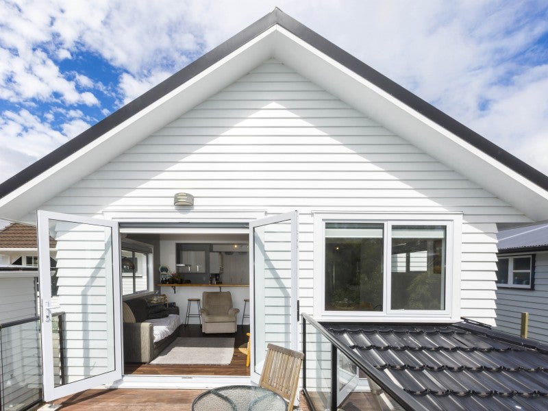 44 Dowling Grove, Silverstream, Upper Hutt - Carousel 20