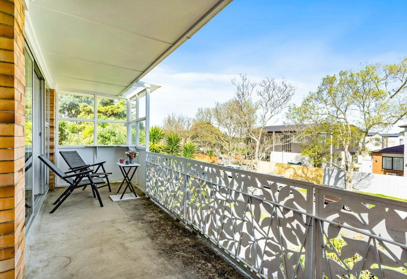 2/0 Yeoman Place, Howick, Auckland - Carousel 2