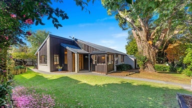 5 Totara Grove, Hillcrest, Auckland - Carousel 1