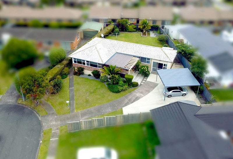 13 Quibray Place, Botany Downs, Auckland - Carousel 2