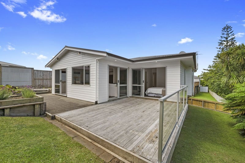 8A Lambton Terrace, Welbourn, New Plymouth - Carousel 1