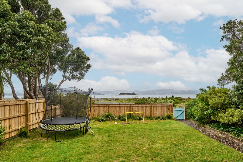30 Pukatea Street, Eastbourne, Lower Hutt - Carousel 2