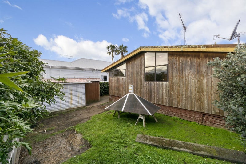 11 Sinclair Street, Devonport, Auckland - Carousel 2