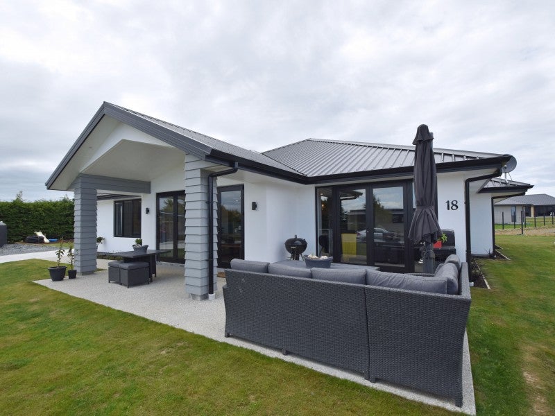 18 Pegasus Place, Seaward Bush, Invercargill - Carousel 2