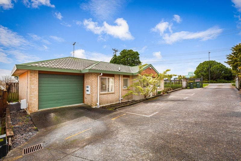 12/520 Don Buck Road, Westgate, Auckland - Carousel 1