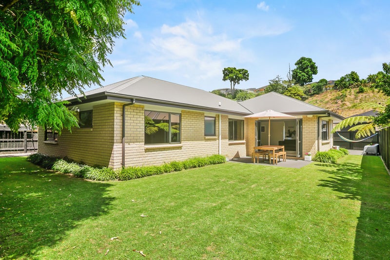 42 Magnolia Drive, Westown, New Plymouth - Carousel 1