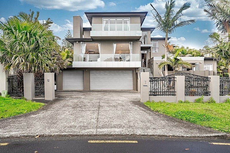 7 Kinmont Rise, East Tamaki Heights, Auckland - Carousel 1