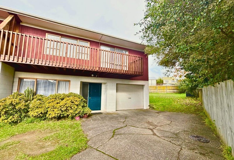 1/151 Farquhar Road, Glendene, Auckland - Carousel 1