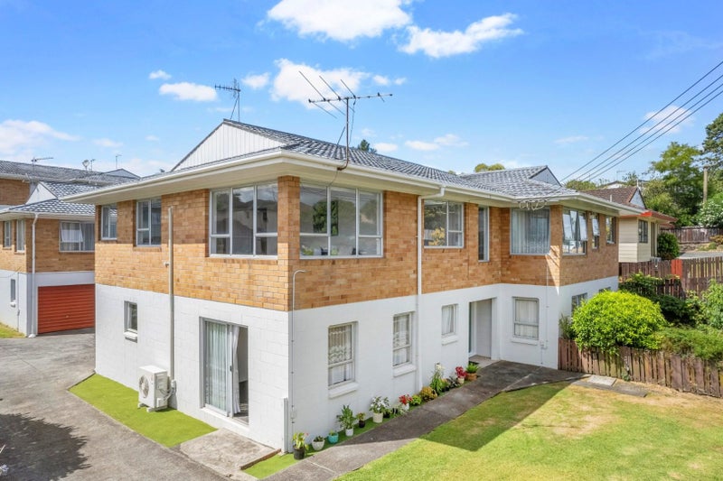 1/10 Fowlds Avenue, Sandringham, Auckland - Carousel 1