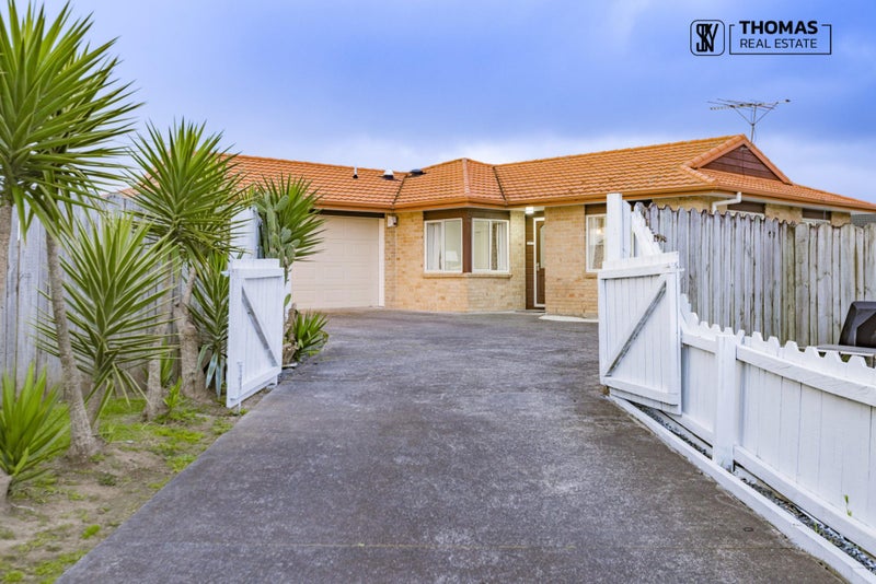15 Matilda Place, Weymouth, Auckland - Carousel 1