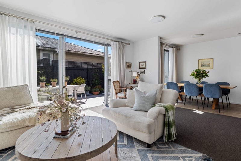 2/670 Ferry Road, Woolston, Christchurch - Carousel 1