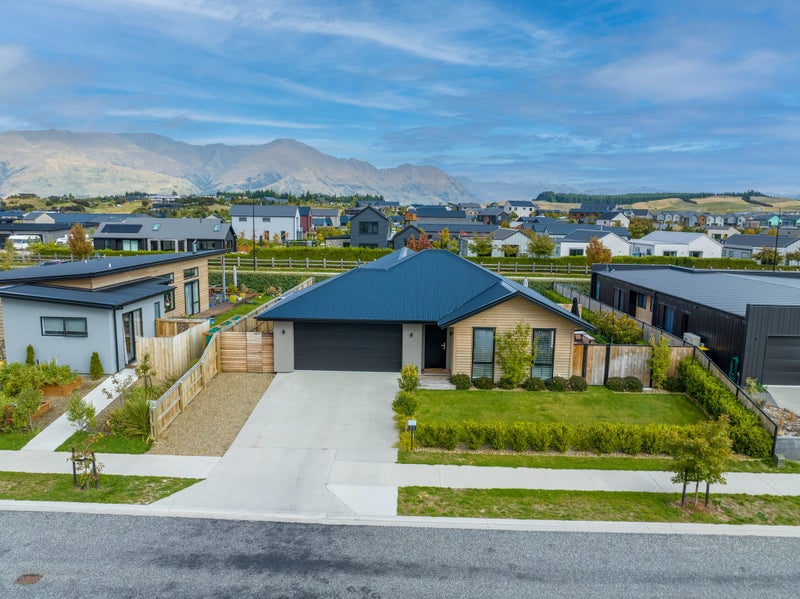 25 Pounamu Avenue, Wanaka, Queenstown - Carousel 2