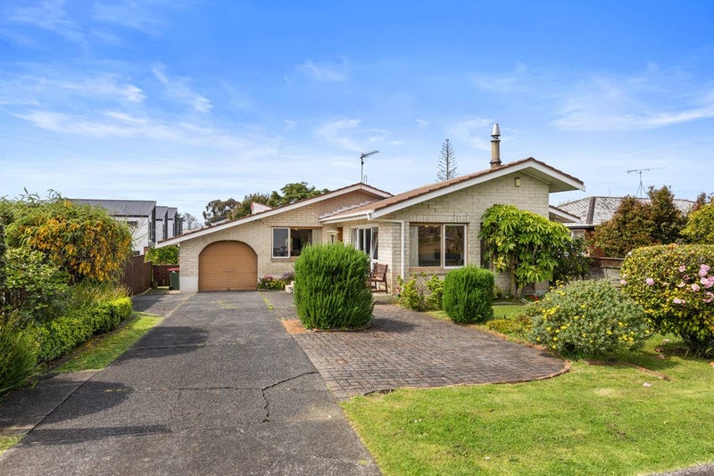 80 Botany Road, Botany Downs, Auckland - Carousel 1