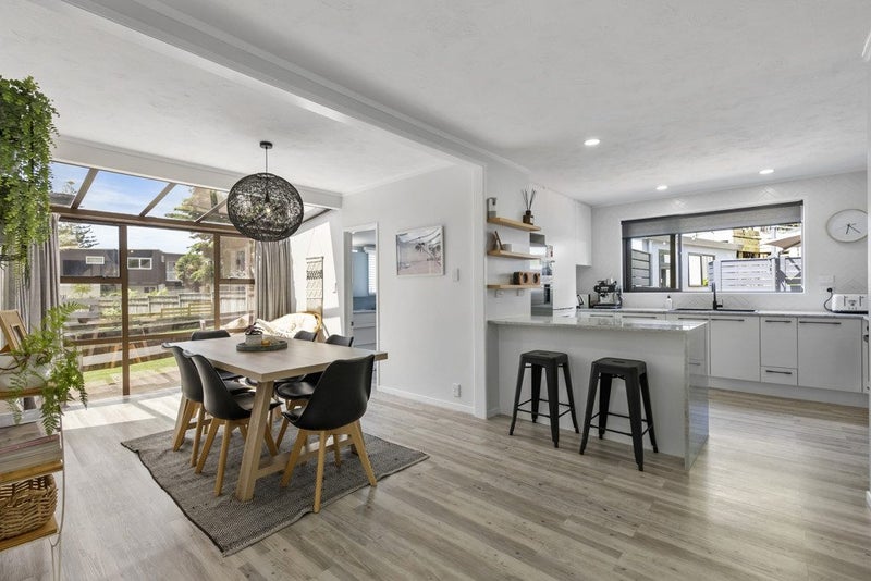 1/14 Arkles Strand, Arkles Bay, Whangaparaoa - Carousel 1