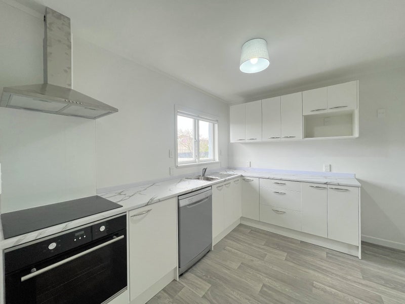 36 St Leonards Road, Kelston, Auckland - Carousel 2