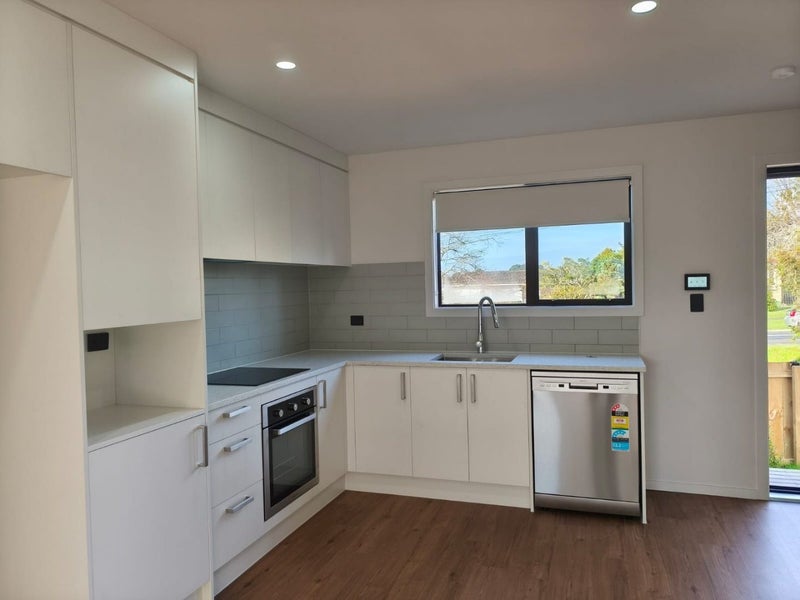 2/358 Main Road, Huapai, Kumeu - Carousel 2