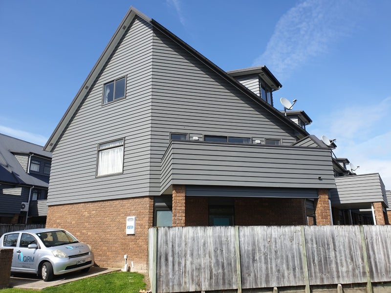 15H Greensboro Street, Hamilton East, Hamilton - Carousel 1