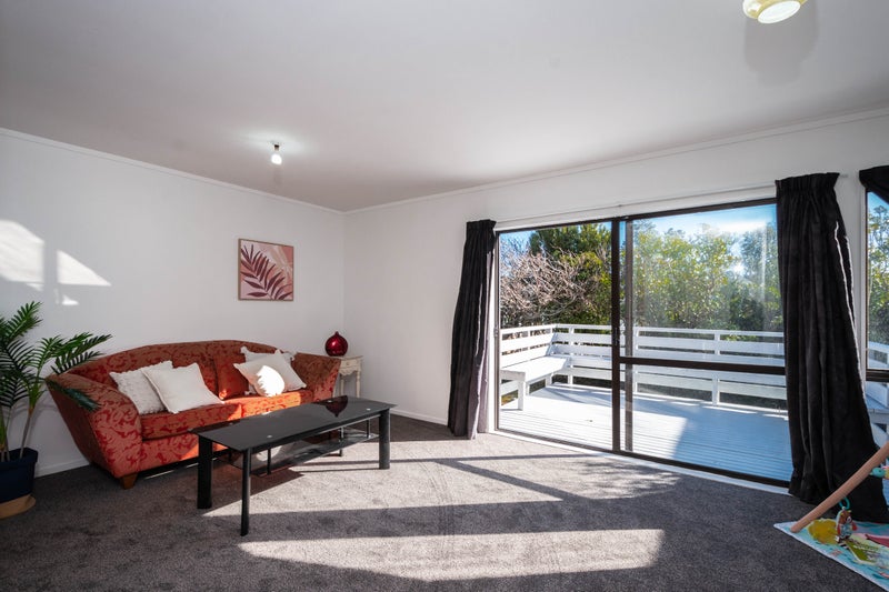 11B Warrington Grove, Newlands, Wellington - Carousel 1