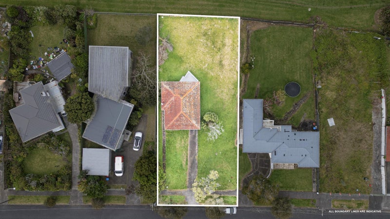 46 Silverton Avenue, Wai o Taiki Bay, Auckland - Carousel 1